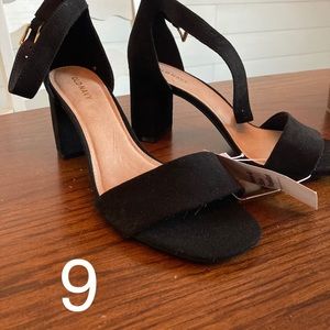 Black block heel sandal